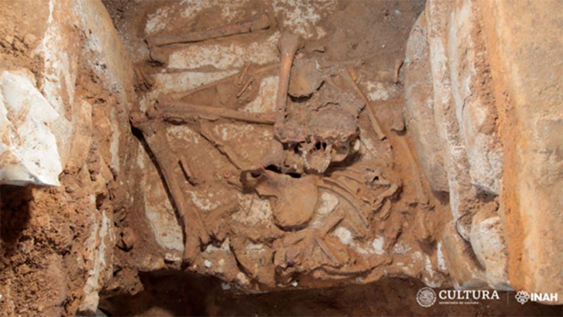 The complete skeleton found at Palenque.